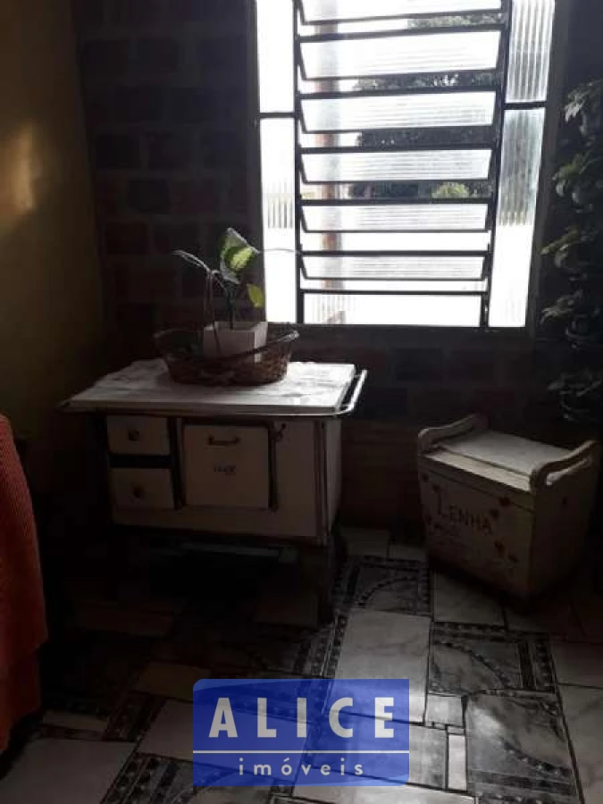 Imagem de Casa em Coronel Evaristo bairro Morro Do Leoncio 