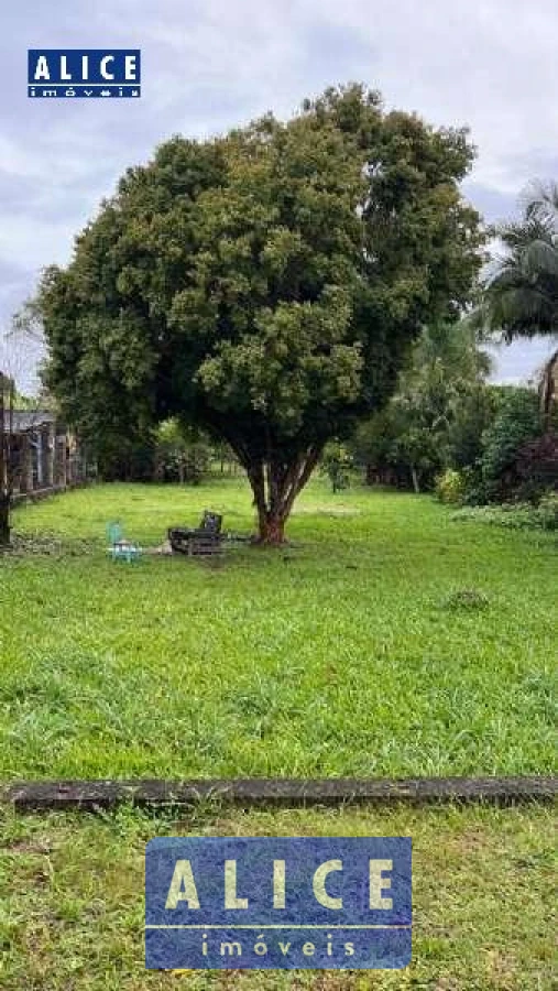 Imagem de Casa em Primeiro De Maio bairro Petrópolis