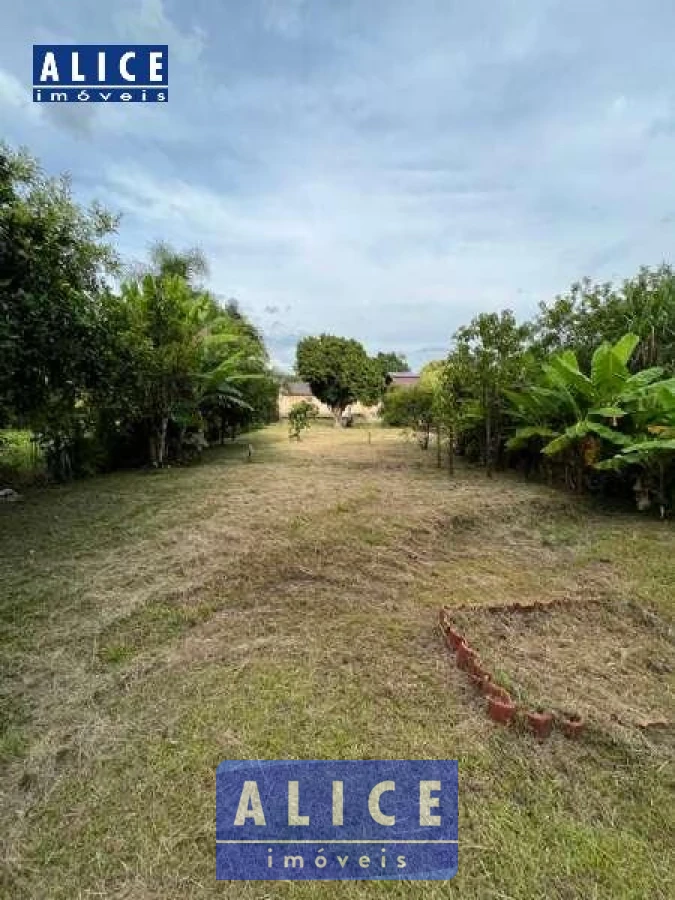 Imagem de Casa em Primeiro De Maio bairro Petrópolis