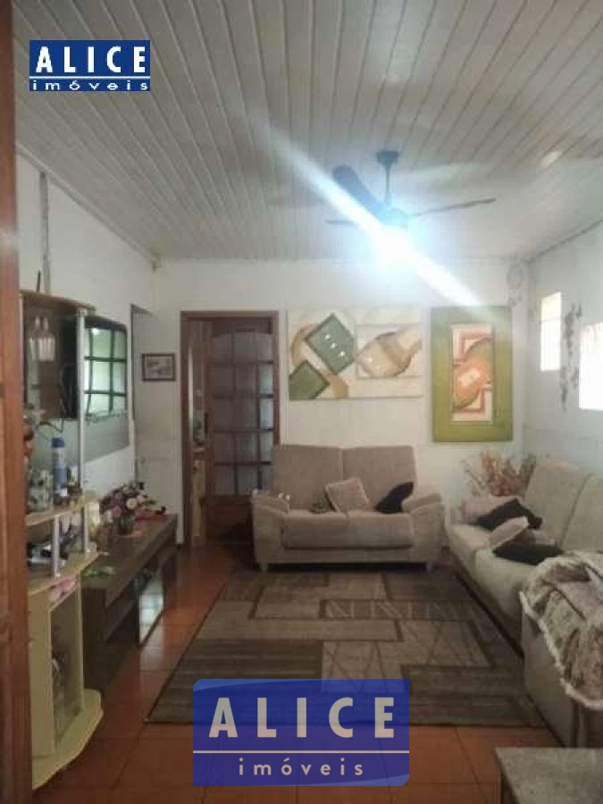 Imagem de Casa em Guilherme Lahm bairro Petrópolis