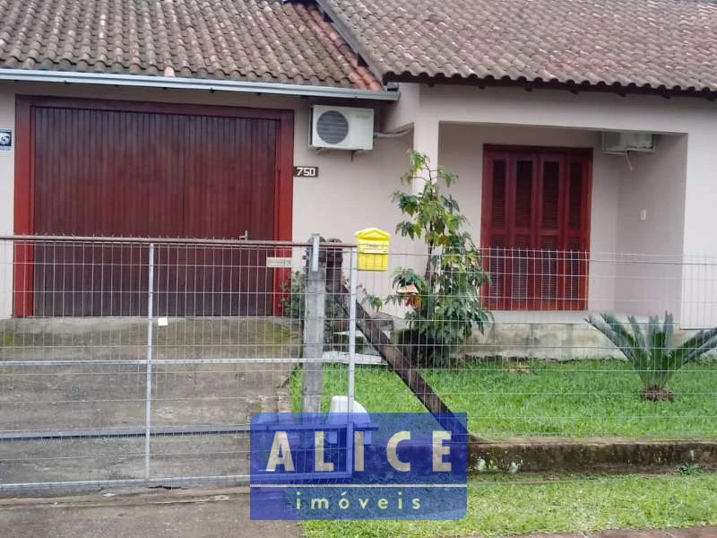Imagem de Casa em Rua Porto Alegre bairro Azaléia