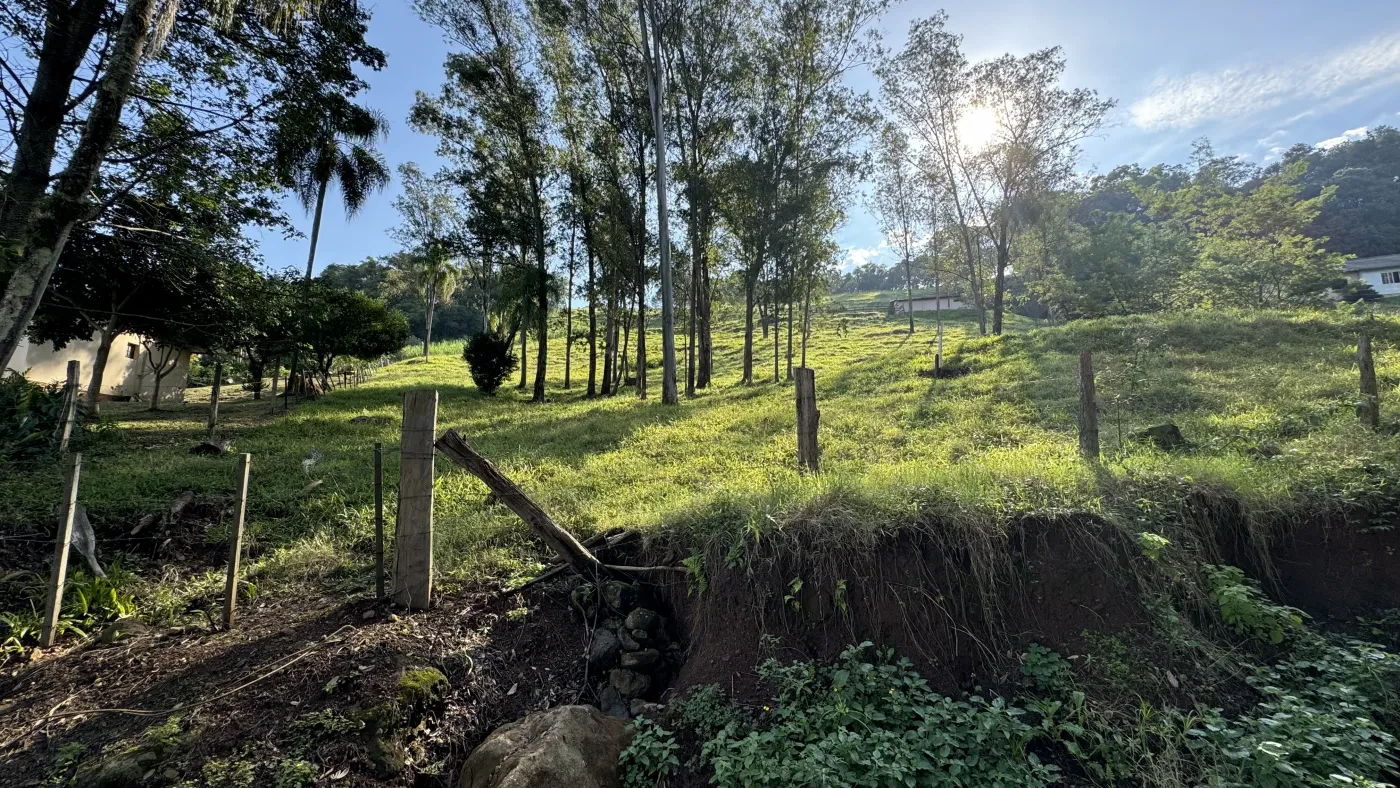 Imagem de Terreno em Vila Verde bairro Km 4