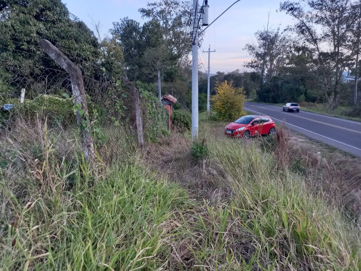 Imagem de Área de terra divisa Taquara com Gravataí, as margens da ERS 020