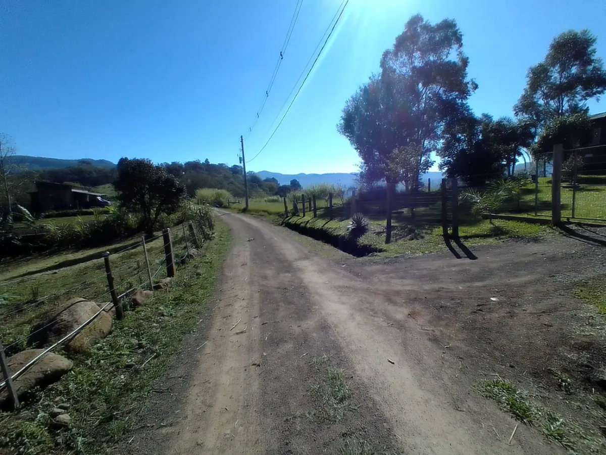 Imagem de Sítio em Taquara com Paisagens Deslumbrantes