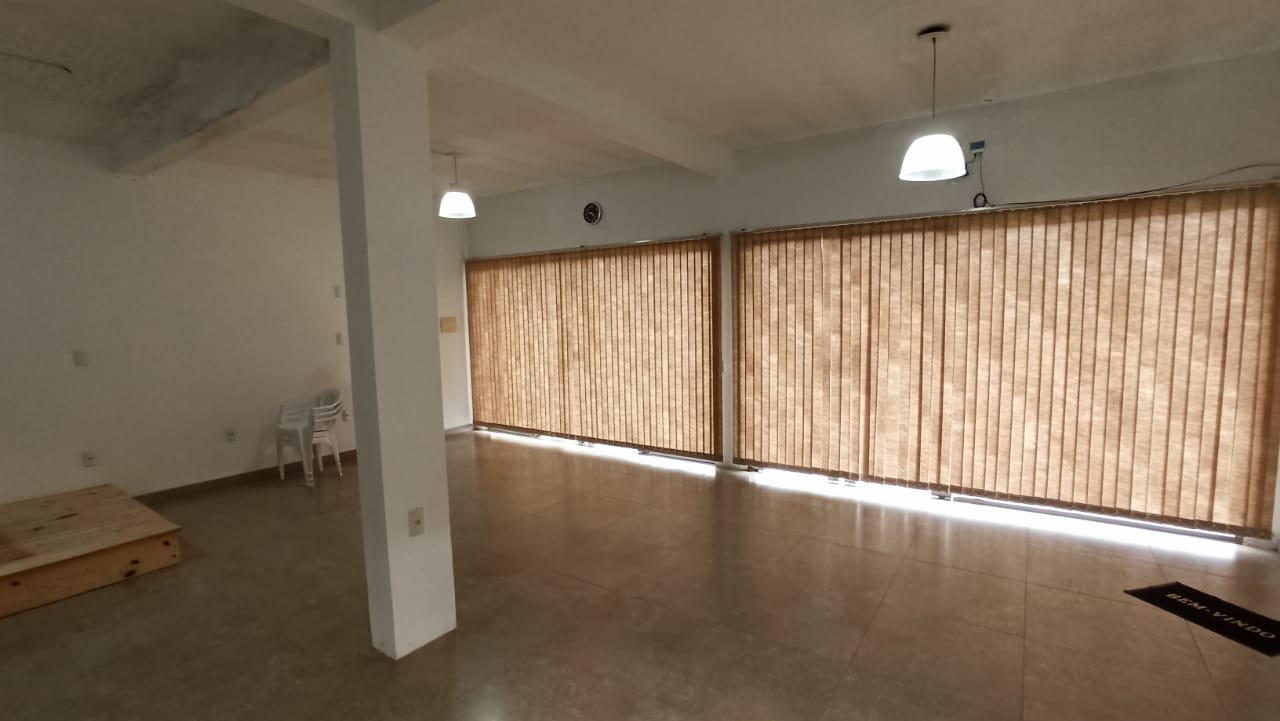 Imagem de Casa Comercial à Venda em Taquara: Ideal para Investimento