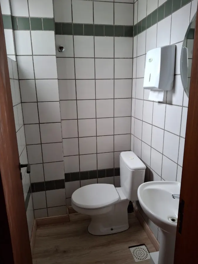 Imagem de Sala Comercial em Taquara: Conveniência e Proximidade a Clínicas e Hospital