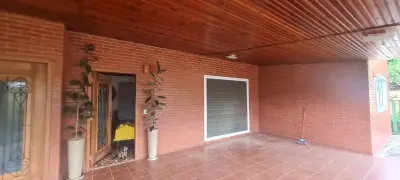 Imagem de      Linda Casa de esquina   