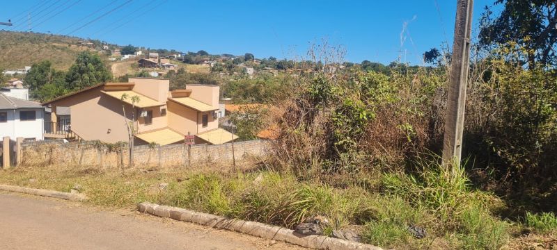 Imagem de LINDO LOTE ALTO EM ÁREA NOBRE DA CIDADE