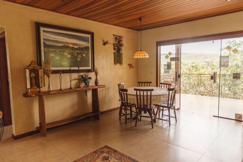 Imagem de BELÍSSIMA CASA COM 347m² LOCALIZADA EM BAIRRO NOBRE