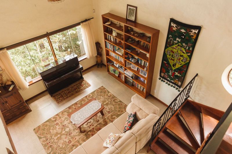 Imagem de BELÍSSIMA CASA COM 347m² LOCALIZADA EM BAIRRO NOBRE