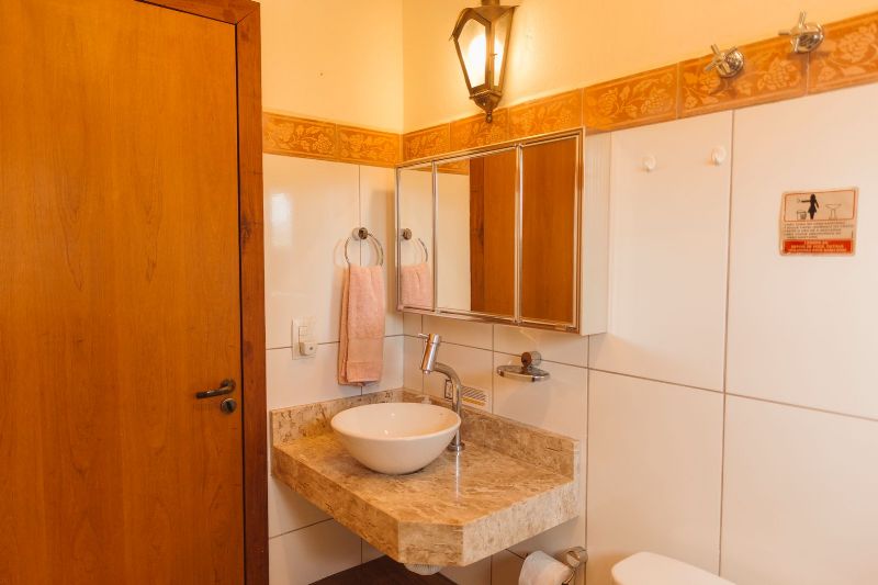 Imagem de BELÍSSIMA CASA COM 347m² LOCALIZADA EM BAIRRO NOBRE