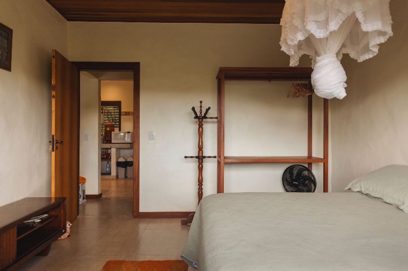Imagem de BELÍSSIMA CASA COM 347m² LOCALIZADA EM BAIRRO NOBRE