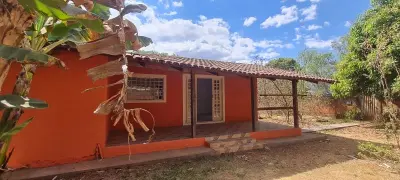 Imagem de 🏡 ALUGA-SE CASA GRANDE EM LOTE DE ESQUINA