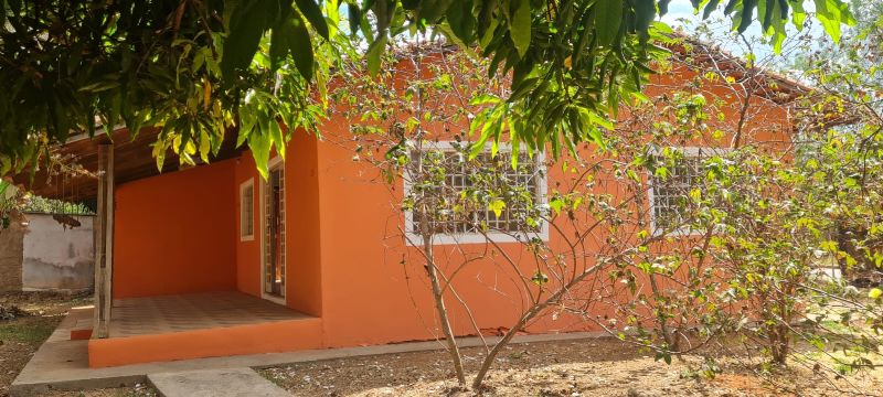 Imagem de 🏡 ALUGA-SE CASA GRANDE EM LOTE DE ESQUINA