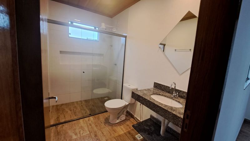 Imagem de Vende-se Casa Espaçosa com Linda Vista!