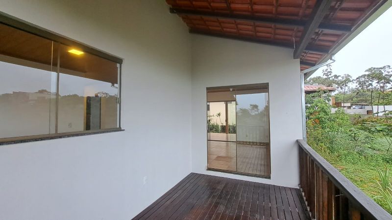 Imagem de Vende-se Casa Espaçosa com Linda Vista!