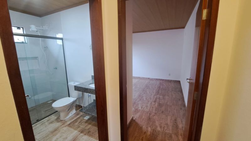 Imagem de Vende-se Casa Espaçosa com Linda Vista!