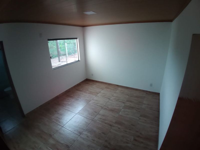 Imagem de Vende-se Casa Espaçosa com Linda Vista!