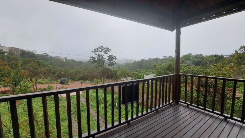 Imagem de Vende-se Casa Espaçosa com Linda Vista!
