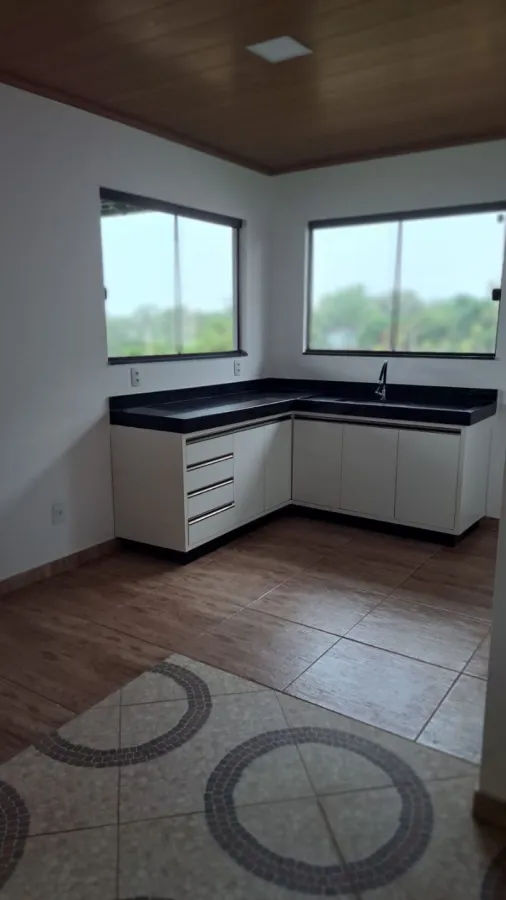 Imagem de Vende-se Casa Espaçosa com Linda Vista!