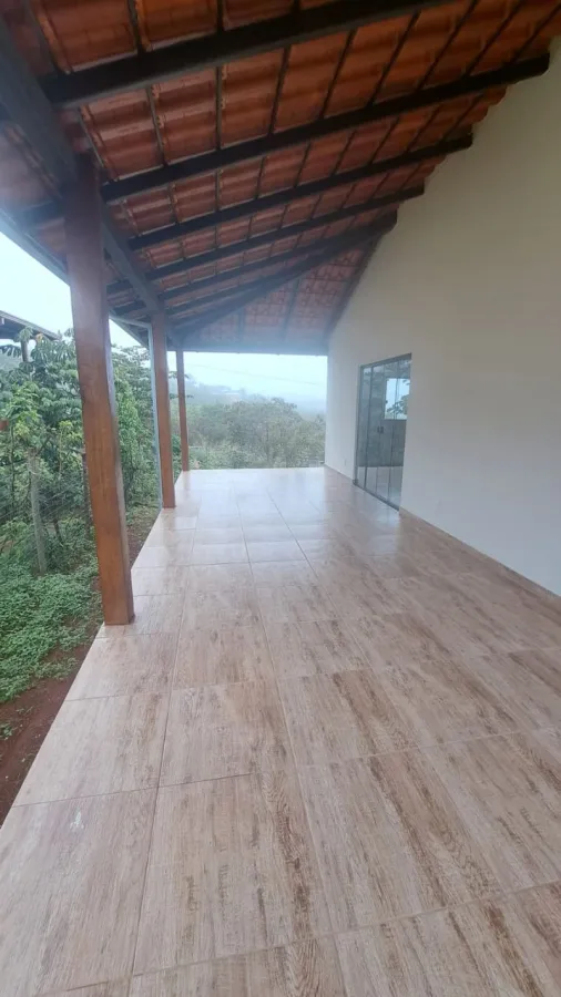 Imagem de Vende-se Casa Espaçosa com Linda Vista!