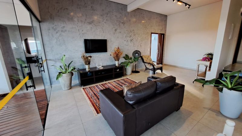 Imagem de 🏡 Casa Alto Padrão à Venda – Porteira Fechada