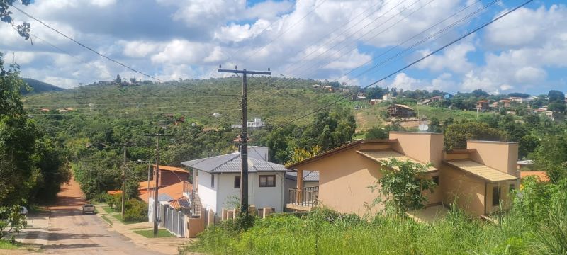 Imagem de LINDO LOTE ALTO EM ÁREA NOBRE DA CIDADE