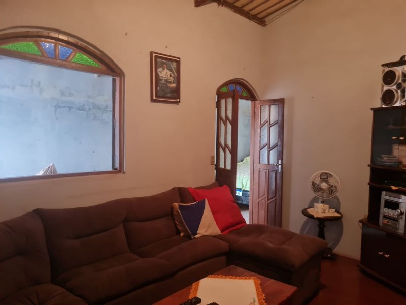 Imagem de ÓTIMA CASA COM PONTO COMERCIAL NA FRENTE – EM OFERTA!