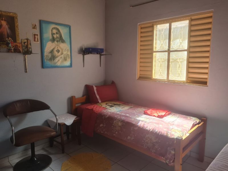 Imagem de ÓTIMA CASA COM PONTO COMERCIAL NA FRENTE – EM OFERTA!