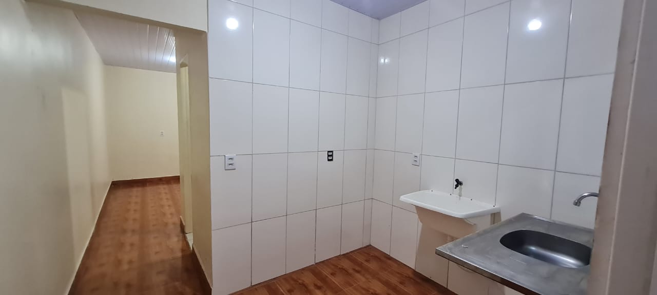 Imagem de ALUGA-SE APARTAMENTOS COM EXCELENTE LOCALIZAÇÃO!