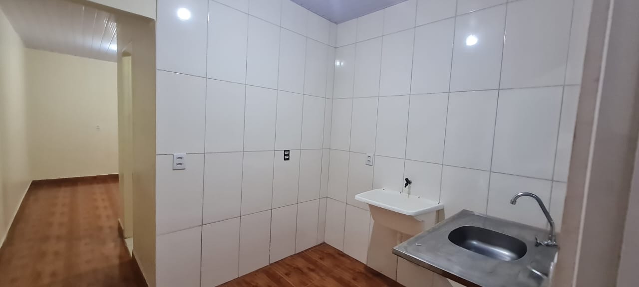 Imagem de ALUGA-SE APARTAMENTOS COM EXCELENTE LOCALIZAÇÃO!