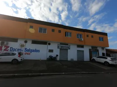 Imagem de sala comercial com piso frio, banheiro, área aproximada 35m²