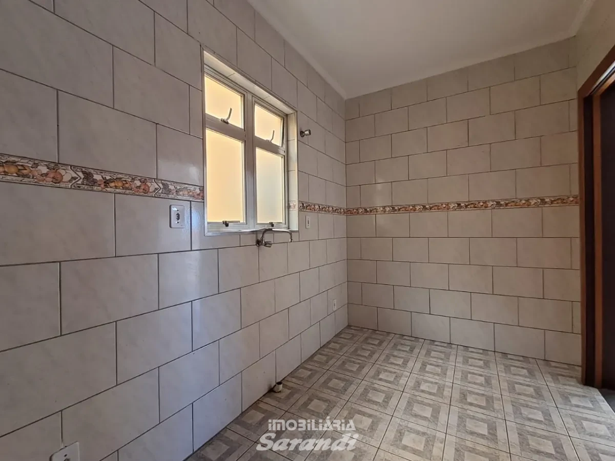 Imagem de Apartamento, cozinha, banheiro, área de serviço com churrasqueira.