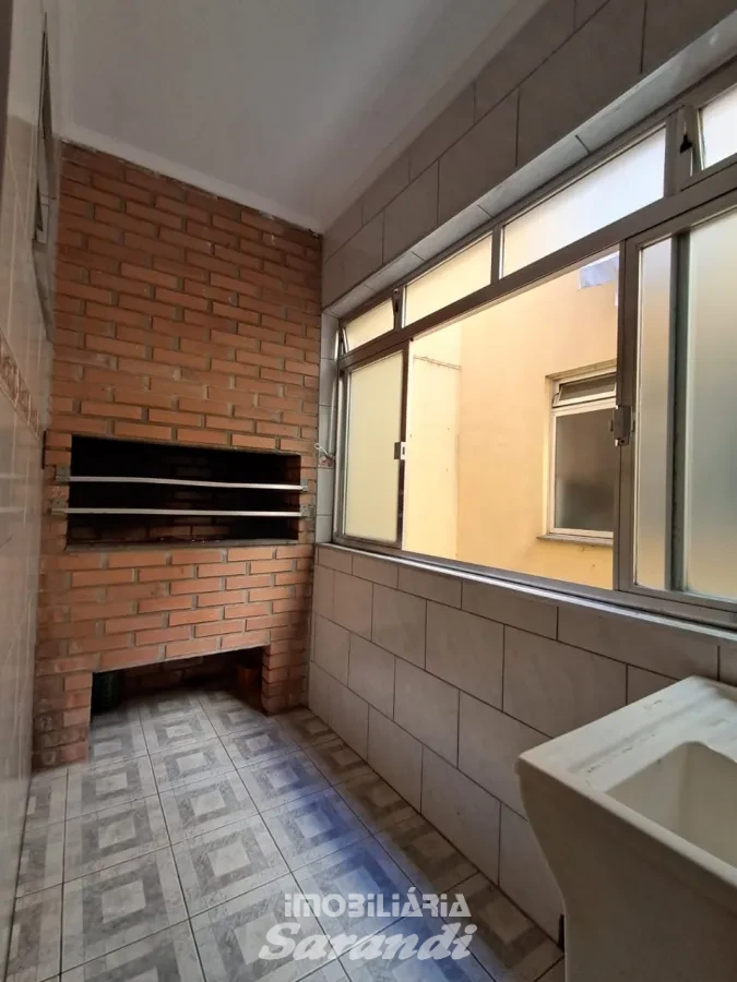 Imagem de Apartamento, cozinha, banheiro, área de serviço com churrasqueira.