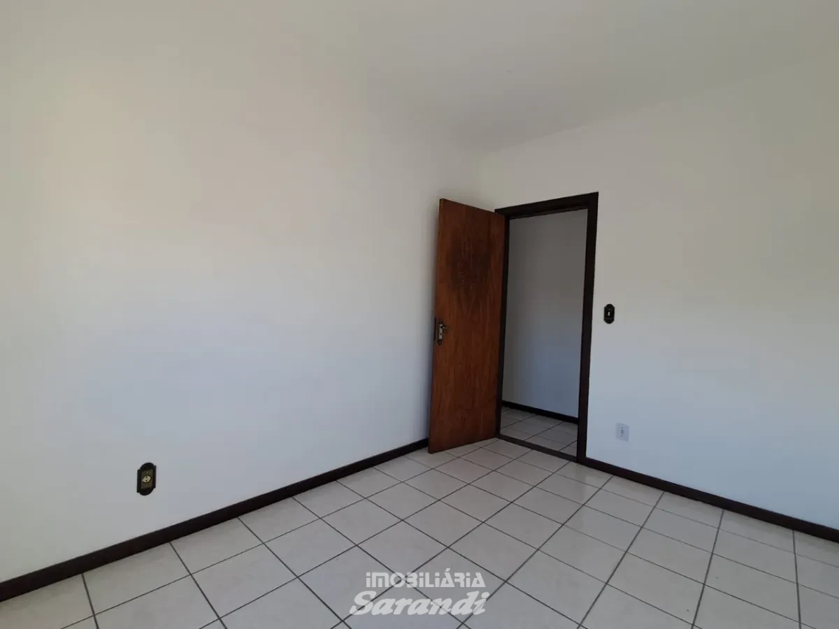 Imagem de Apartamento, cozinha, banheiro, área de serviço com churrasqueira.