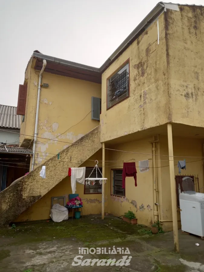 Imagem de Casa de madeira mais alvenaria nos fundos bairro sarandi Porto Alegre