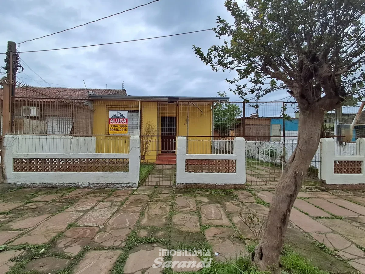 Imagem de Casa de alvenaria com dois dormitórios no bairro Sarandi