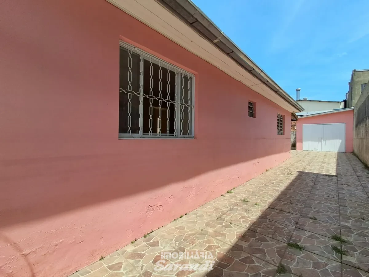 Imagem de Casa com 3 dormitórios com patio amplo no bairro Sarandi