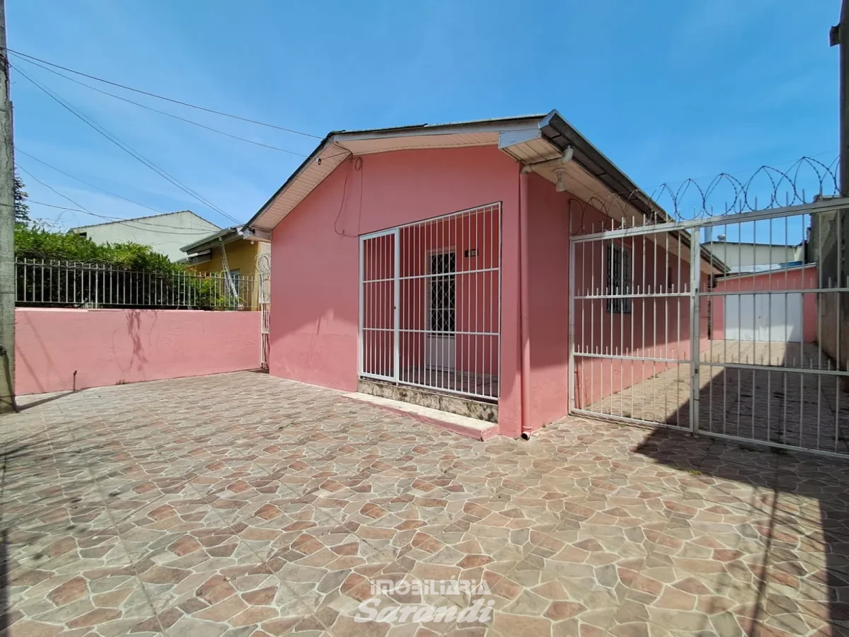 Imagem de Casa com 3 dormitórios com patio amplo no bairro Sarandi