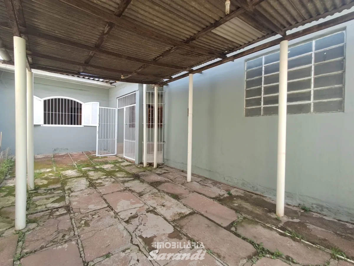 Imagem de Casa com 3 dormitórios, pátio amplo no bairro Sarandi