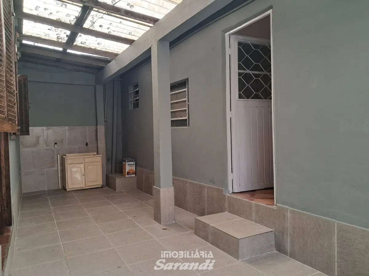 Imagem de Casa com 3 dormitórios, pátio amplo no bairro Sarandi