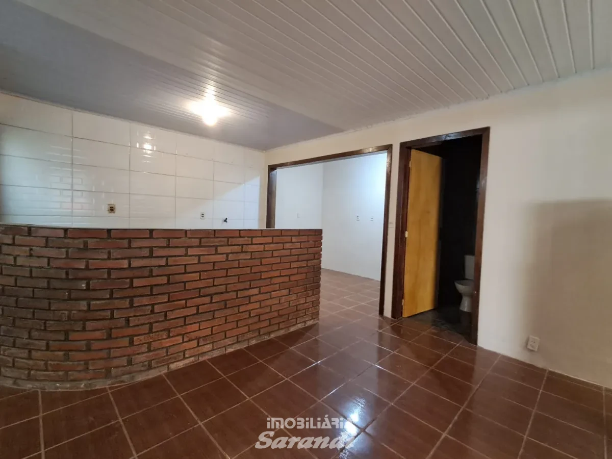 Imagem de Casa com 3 dormitórios, pátio amplo no bairro Sarandi