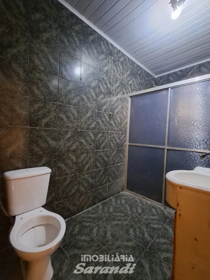 Imagem de Casa com 3 dormitórios, pátio amplo no bairro Sarandi