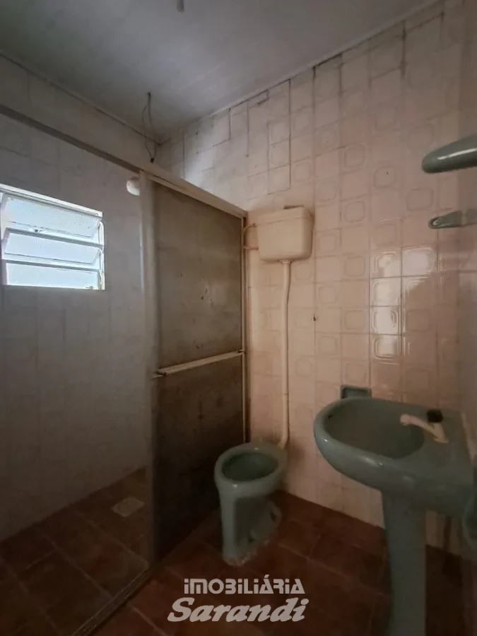 Imagem de Casa com 3 dormitórios, pátio amplo no bairro Sarandi