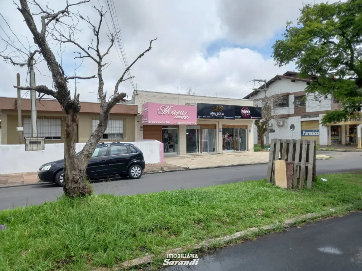 Imagem de Três lojas cada com área de 40,00m² Frente para a avenida Martins Bastos e mais uma casa de dois pisos de frente para a Rua Rodrigues da Costa nos fundos