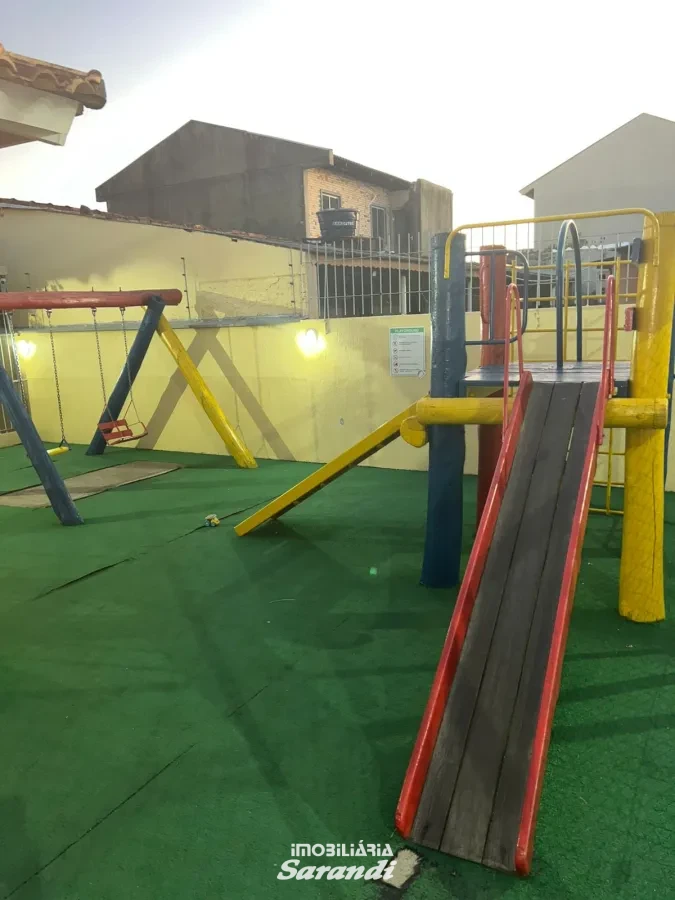 Imagem de Sobrado de alvenaria em condominio fechado com três dormitórios e uma vaga.