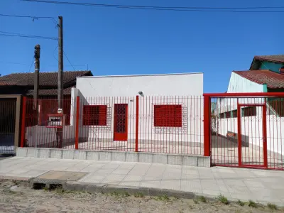 Imagem de Casa de alvenaria três dormitórios e casa fundos dois dormitórios bairro sarandi Porto Alegre