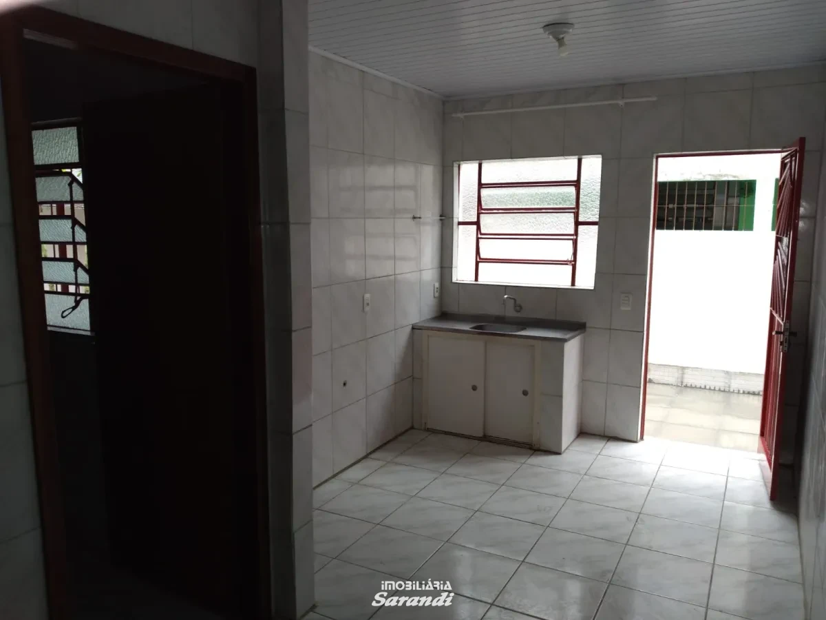 Imagem de Casa de alvenaria três dormitórios e casa fundos dois dormitórios bairro sarandi Porto Alegre