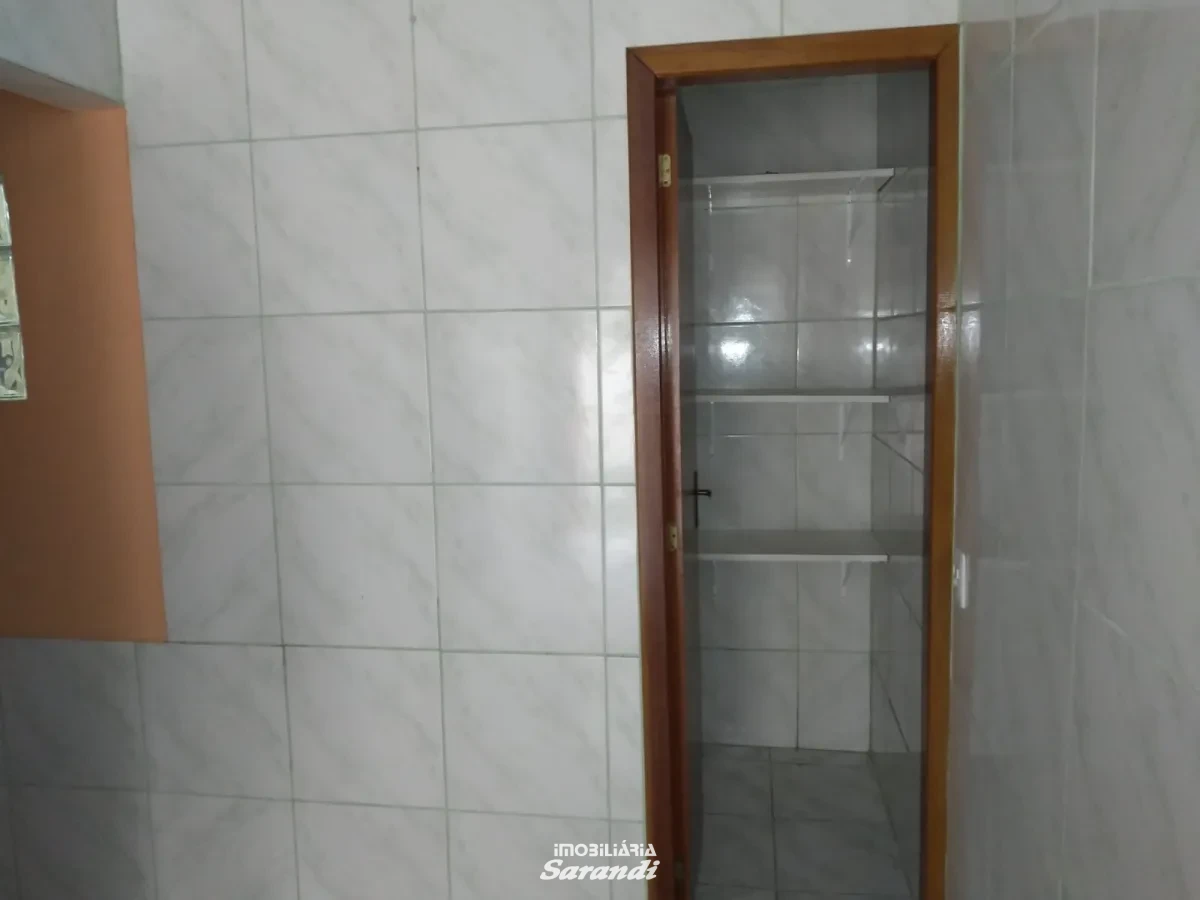 Imagem de Casa de alvenaria três dormitórios e casa fundos dois dormitórios bairro sarandi Porto Alegre