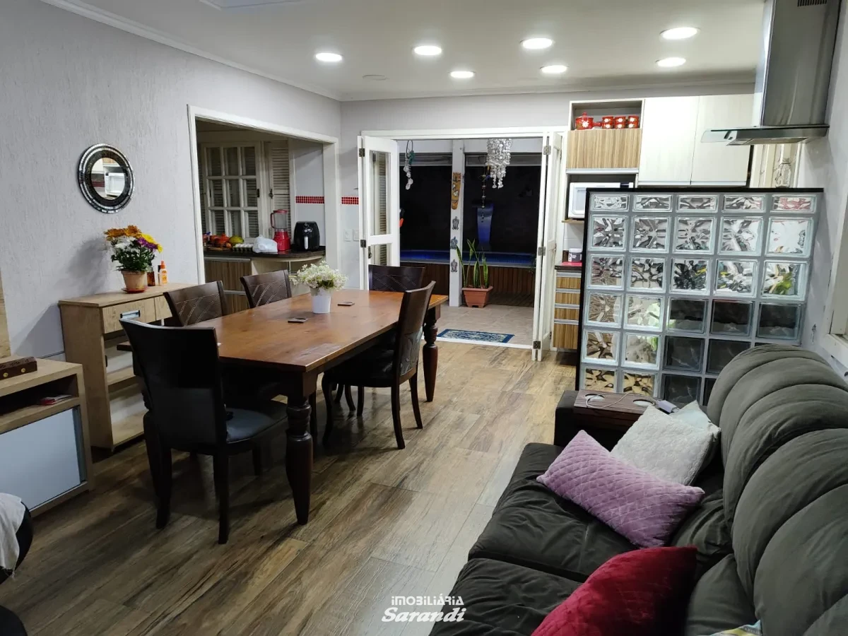 Imagem de Casa três dormitórios uma suíte, pergolado com piscina bairro sarandi Porto Alegre